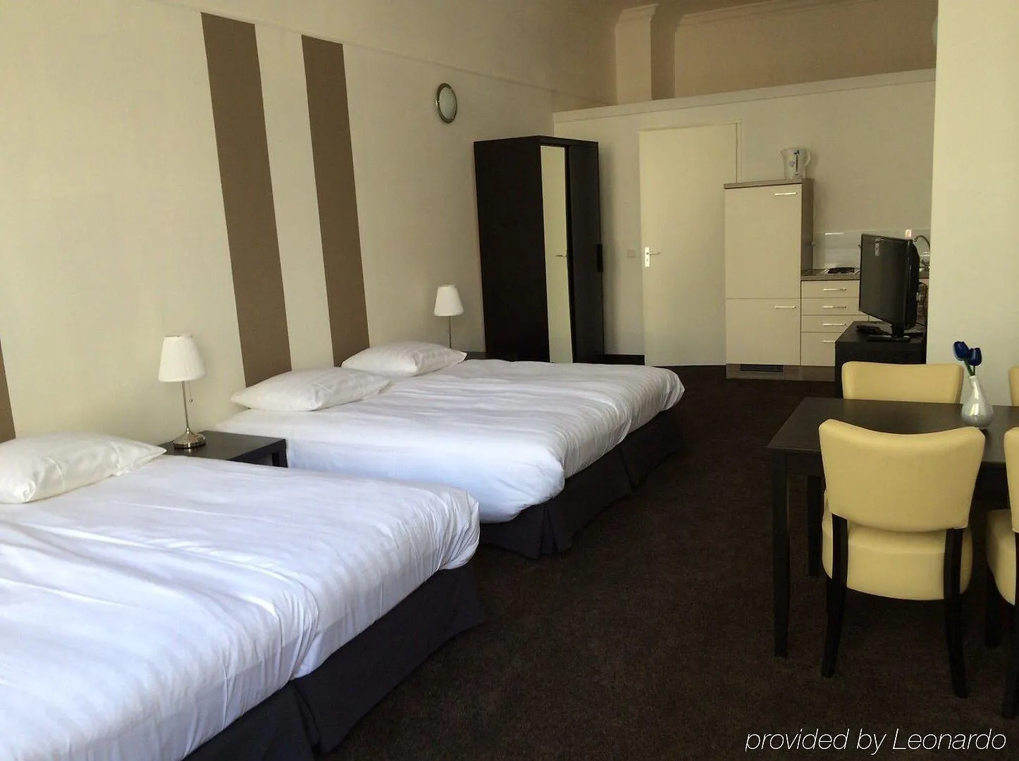 Hotel Royal Bridges Delft 4*,
